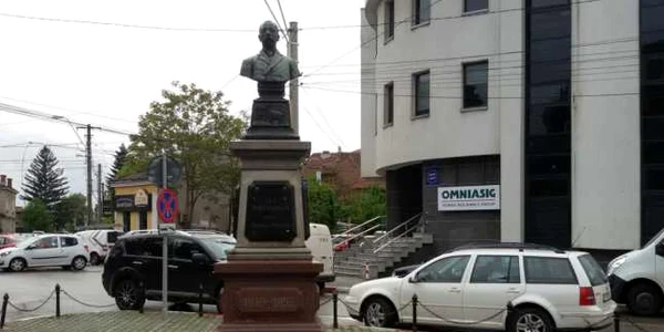 bust radu stanian ploiesti foto dana mihai