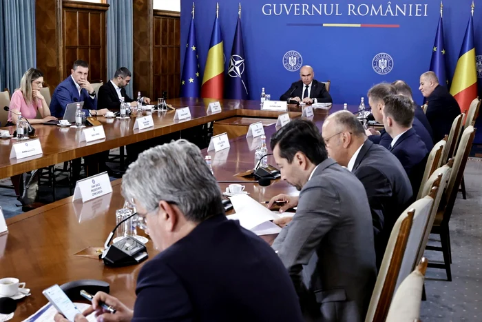 Premierul Ilie Bolojan s-a întâlnit vineri cu sindicatele FOTO: Guvernul României