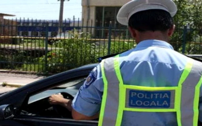 Poliţia locală a amendat un clujean pentru o postare pe Facebook. FOTO: Arhivă