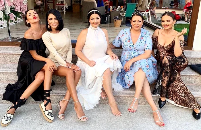 Anca Ciota, Adelina Pestritu, mireasa Gabriela Cristea, Oana Roman şi naşa Cristina Şişcanu