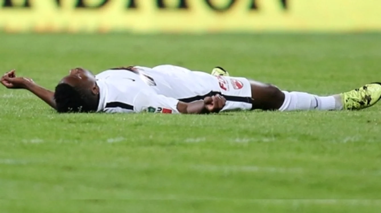 
    Patrick Ekeng a murit în minutul 70 al meciului Dinamo - ViitorulFoto Click!  