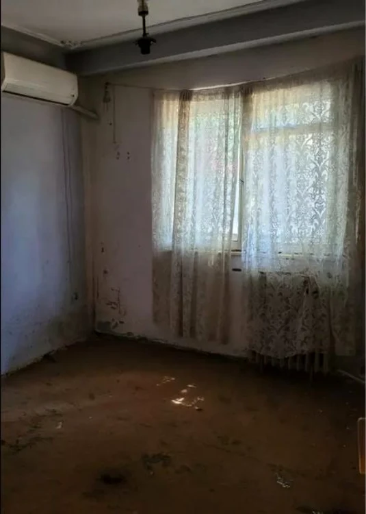 Una din camerele apartamentului scos la vânzare în Brăila FOTO CosminImob