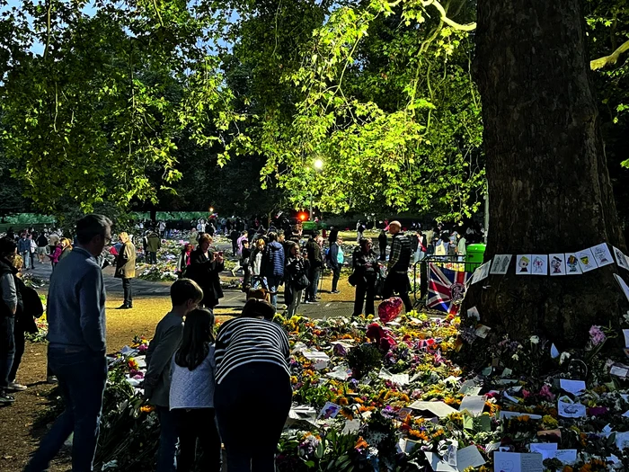 Cum am trăit moartea Reginei Elisabeta a II-a