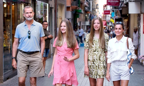 Regina Letizia a Spaniei, în vacanta (1) jpg