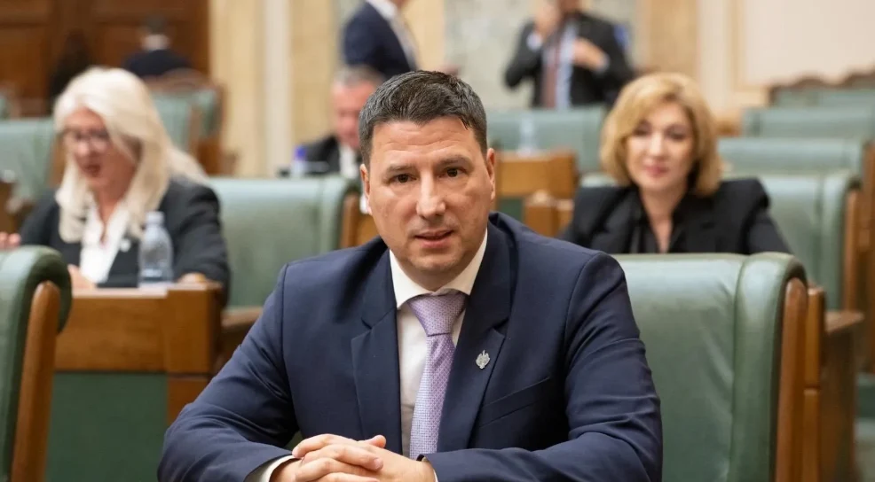 Un senator ales pe listele SOS România, cercetat după ce ar fi furat un rucsac dintr-un hotel