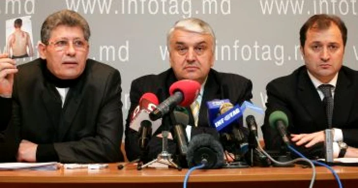 VIDEO Moldova: Voronin înfrânt / Opoziţia nu poate numi preşedintele