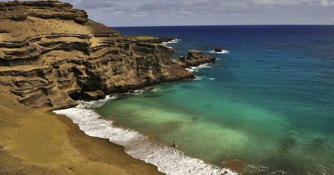 plaja cu nisip verde din hawaii foto steve dunleavy/flickr
