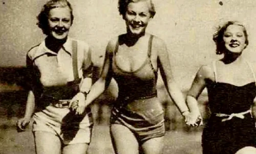 Cum se imbracau doamnele la plaja in perioada interbelica si care erau statiunile “de fite" ale epocii jpeg