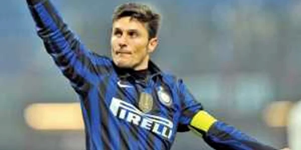 427 de meciuri oficiale  are FC Vaslui în palmares, puţin peste jumătatea partidelor în care Zanetti  a evoluat la Inter.