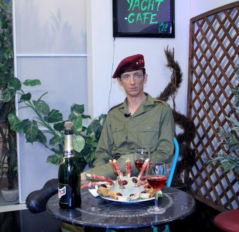 
    Radu Mazăre le-a dat apropiaţilor toate bunurile sale. (Foto: Prima TV)  