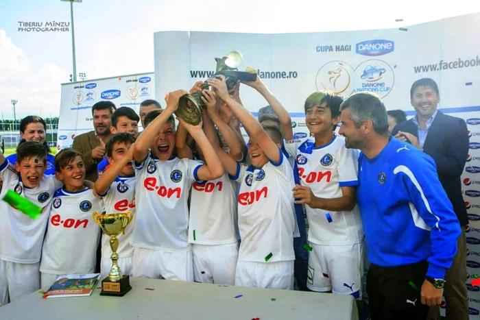Mici fotbalişti de la Academia Gheorghe Hagi din Constanţa merg în Brazilia FOTO Tiberiu Mînzu