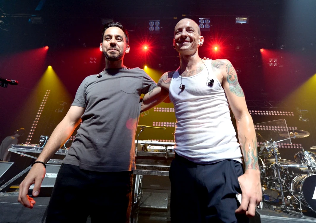 Mike Shinoda a lansat 3 piese în memoria bunului său prieten şi coleg de trupă Chester Benninton FOTO Getty Images