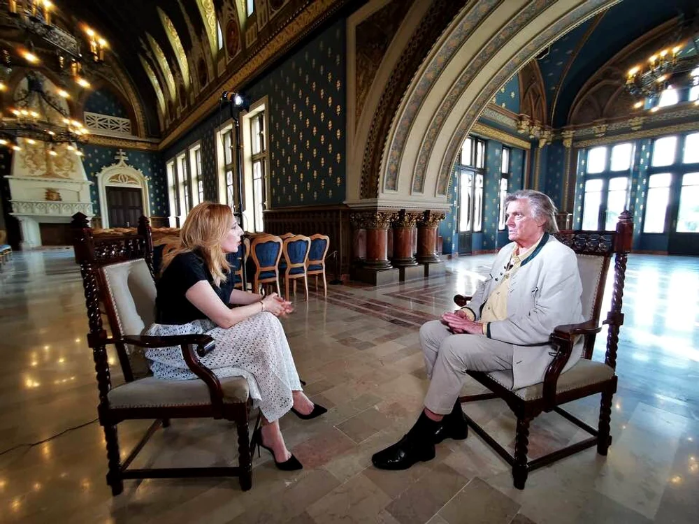 
    Irina Păcurariu i-a luat un interviu de suflet lui Florin Piersic. materialul va fi difuzat duminică, la TVR2foto: TVR2  