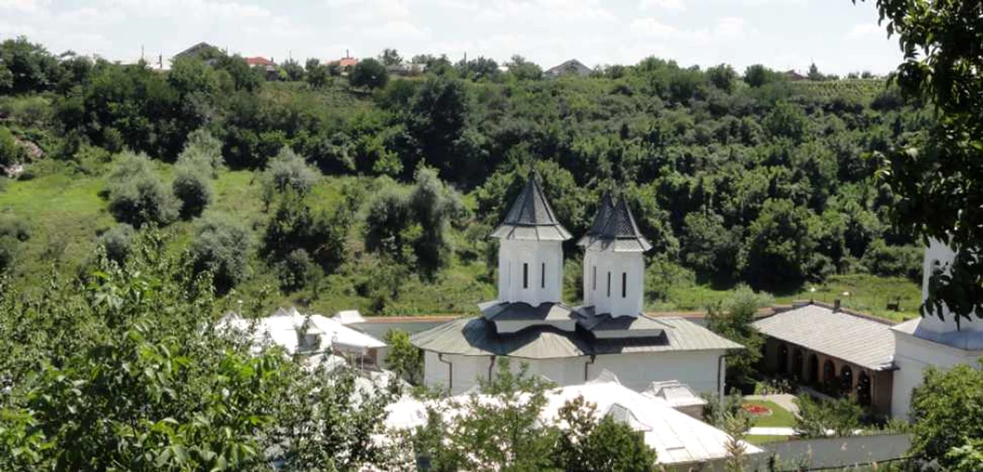 manastire clocociov 