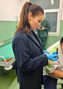 Daniela Ploia face școala de asistenți medicali foto: Facebook  