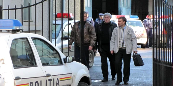 Botoşani:  Şase persoane au fost reţinute în urma descinderilor de ieri 