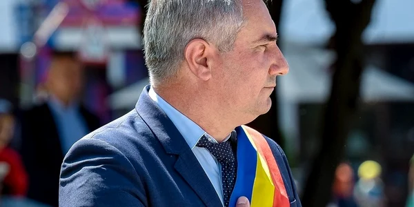 Primarul Gheorghe Sucaciu a cerut depolitizarea şcolilor din Făgăraş FOTO arhiva personală