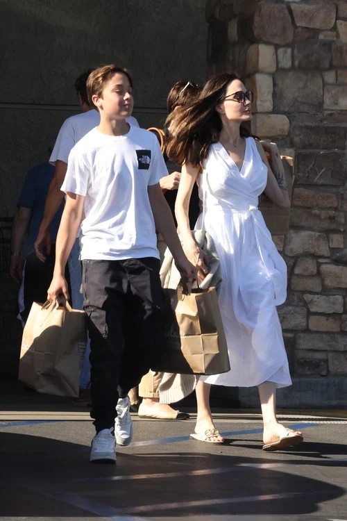 angelina jolie profimedia 0714246253 jpg