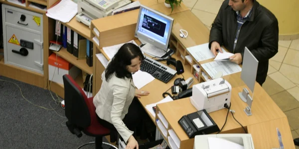 ghiseu banca foto Adevarul