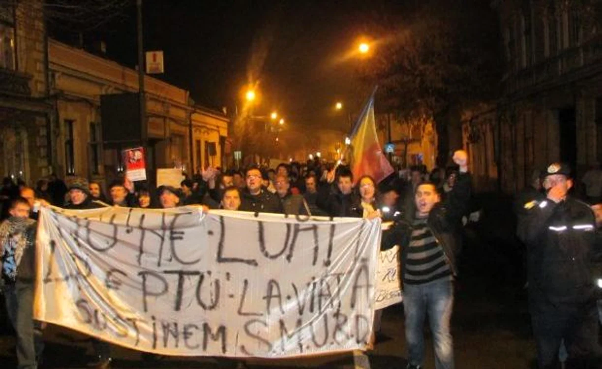 
    Manifestaţie Pro Raed Arafat şi Smurd la Târgu-Mureş  