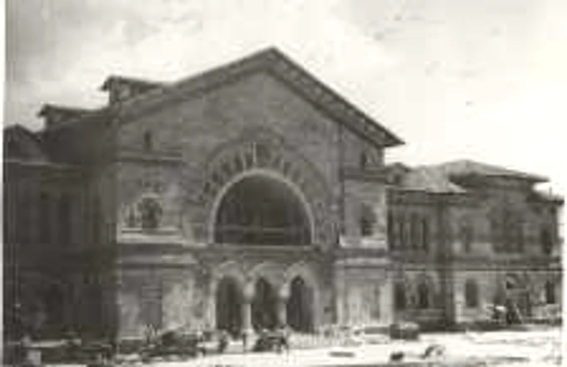Gara Chişinău în timpul reconstrucţiei de către prizonierii germani. FOTO Arhiva Naţională a Moldovei