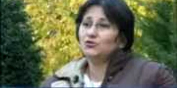 Carmen, asistenta medicală care susţine că s-a vindecat de epilepsie prin Flacăra violetă