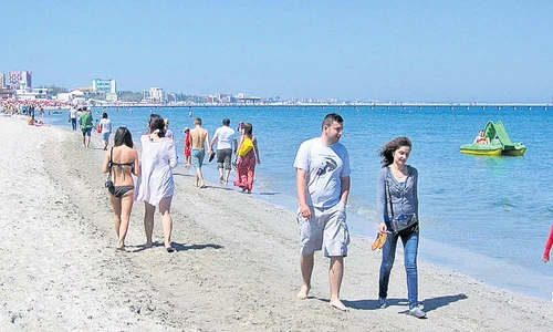 turisti la mare de 1 mai jpeg