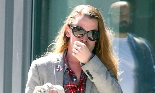 Macaulay Culkin s a transformat radical în ultimii ani jpeg