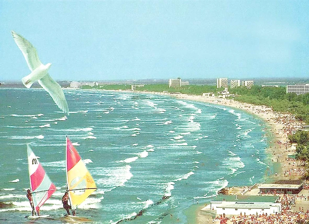 1990. Plajele au fost înghiţite de înaintarea Mării Negre