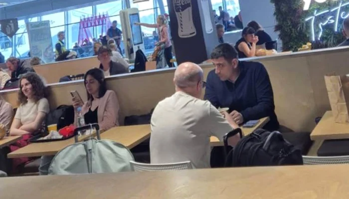 George Simion, pe aeroportul din Varșovia FOTO: Context.ro