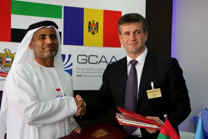 Ministrul Transportului, Vasile Botnari, împreună cu şeful Autorităţii Aeronautice a Emiratelor Arabe Unite, Saif Mohammed Al Suwwaidi FOTO Ministerul Transporturilor