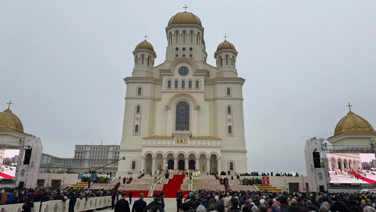 O catedrală, un secol de speranță și un destin: România și Biserica sa