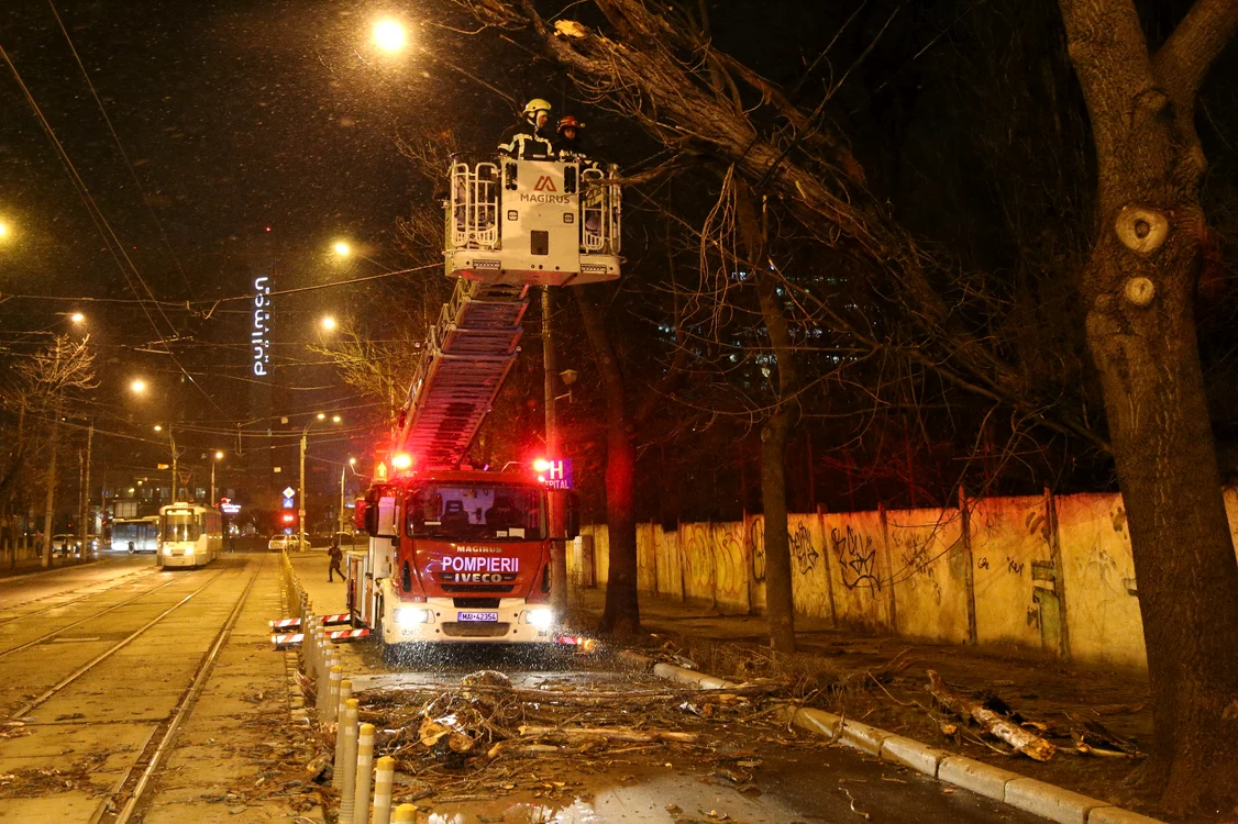 Un copc a căzut pe Bulevardul Mărăşti