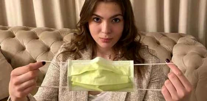 Andreea Moldovan a observat în jurul ei oameni care nu utilizează corect măştile. FOTO Facebook