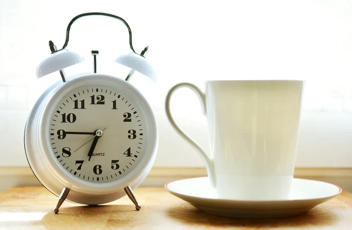 Cum influențează ritmul circadian al pielii rutina ta de îngrijire.