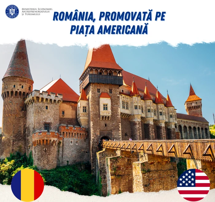 Un castel din România încadrat între steagurile României și SUA