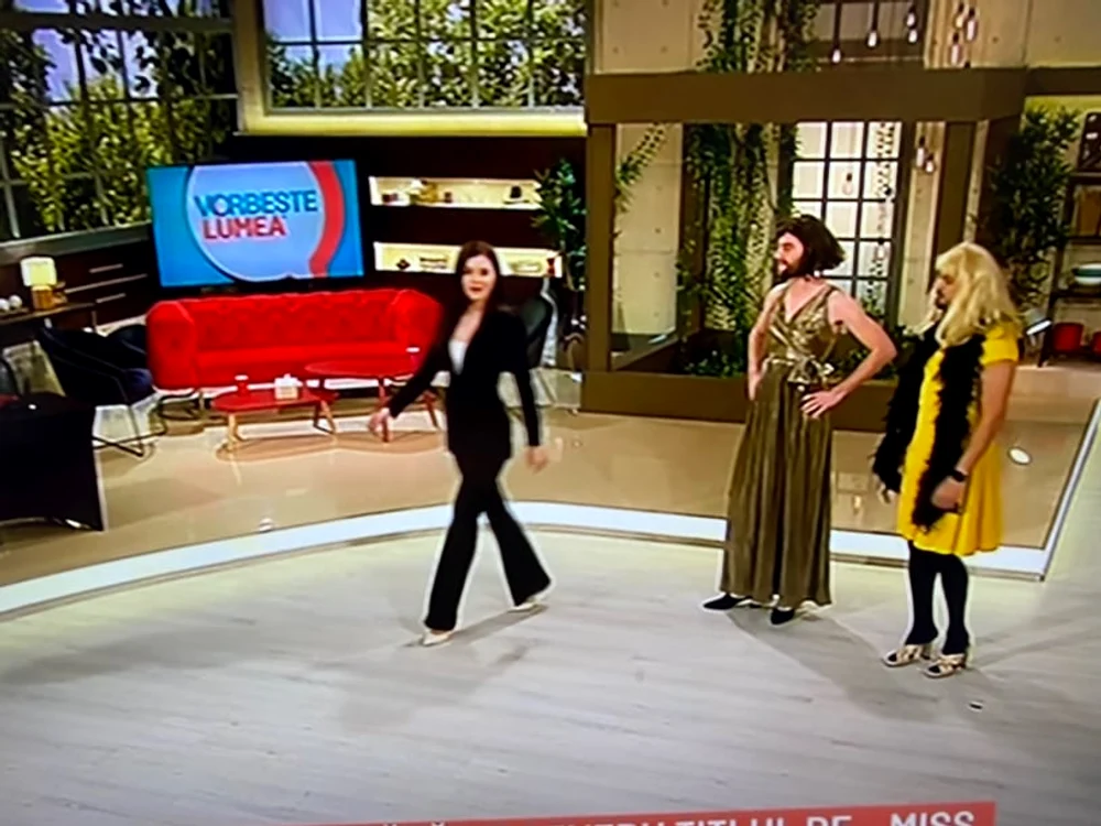 Cei doi au defilat pe podium și au dat tot ce au avut mai bun pentru a impresiona telespectatorii