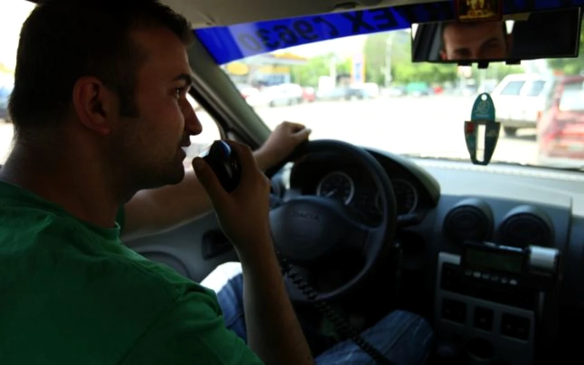 Şoferii care folosesc staţii cu putere mai mare de 4W sunt în afara legii FOTO Adevărul