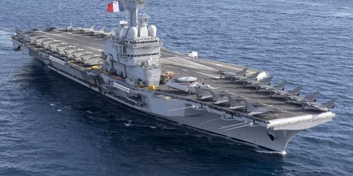 portavionul Charles de Gaulle jpg