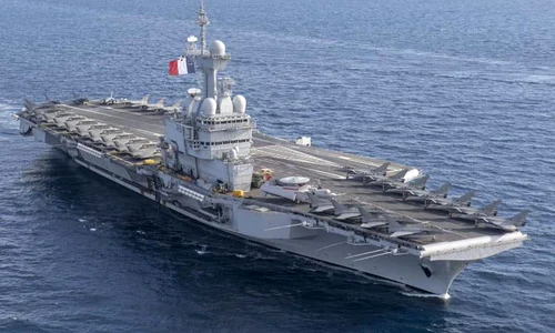 portavionul Charles de Gaulle jpg