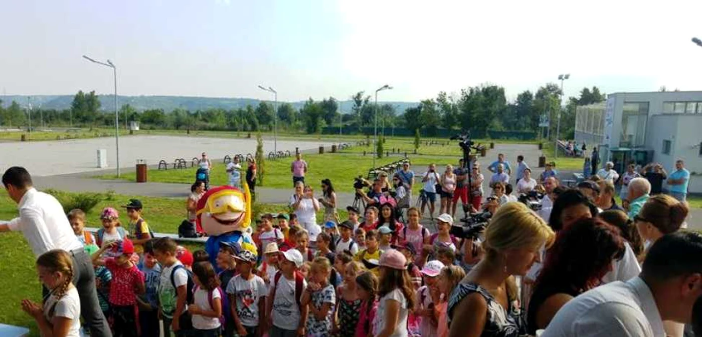 Şcoală de Vară la Complexul Turistic de Nataţie