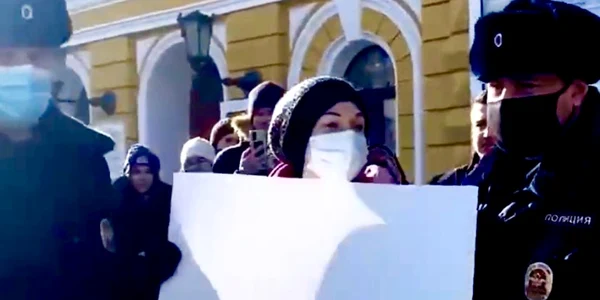 Jurnalisti rusi arestati la Sankt Petersburg FOTO news.ro