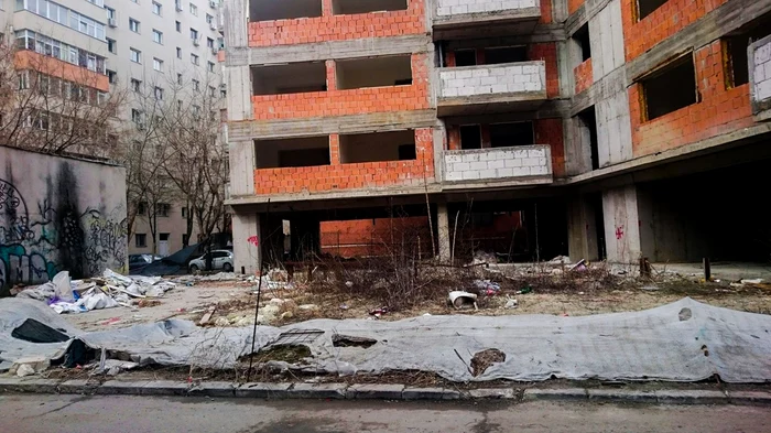Blocuri care nu respectă distanța dintre clădiri în București Foto Facebook Luptă pentru strada ta
