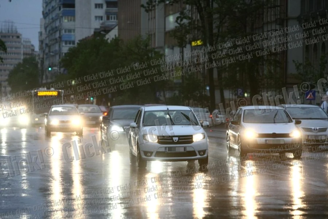 Furtuna de miercuri seară din Bucureşti (Foto: Dorin Constanda)