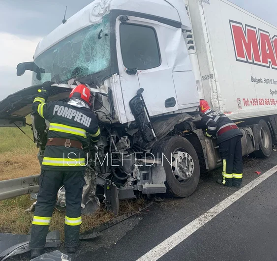 Autoterenurile au intrat în coliziune. FOTO ISU Mehedinți