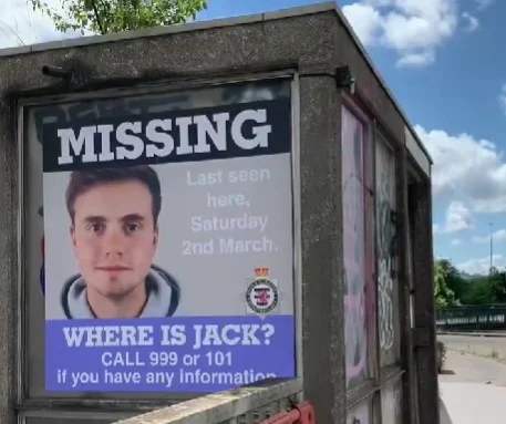 Recompensă uriașă pentru găsirea unui student dispărut acum doi ani: un străin misterios oferă 100.000 de lire