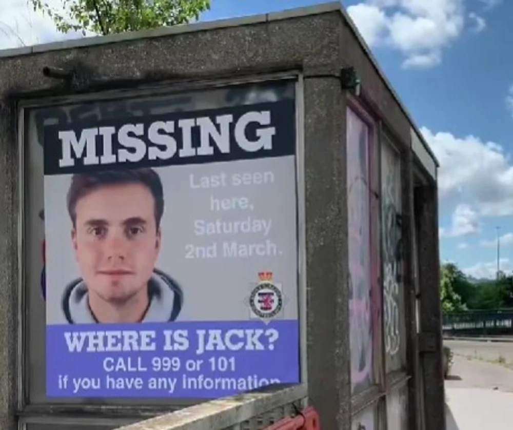 Recompensă uriașă pentru găsirea unui student dispărut acum doi ani: un străin misterios oferă 100.000 de lire