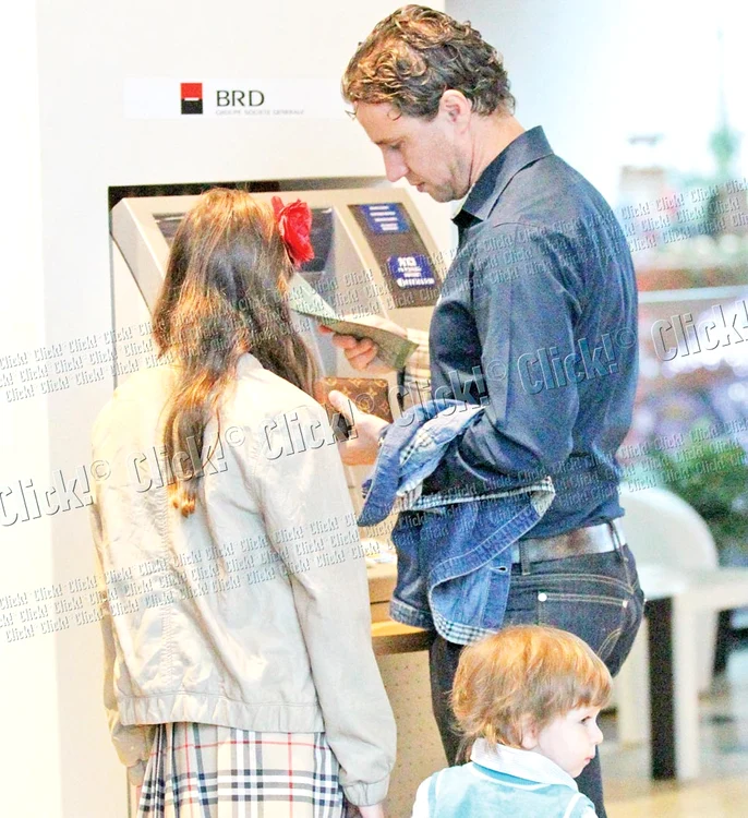 Vizita la mall  necesită şi bani...