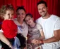 Adi Nartea, alături de cele două fete, Mara și Petra, și soția, Alina foto: Instagram 