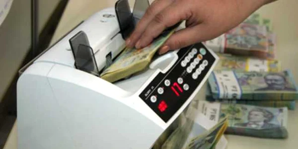 Leu s-a depreciat uşor. 1 Euro = 4,1817 lei